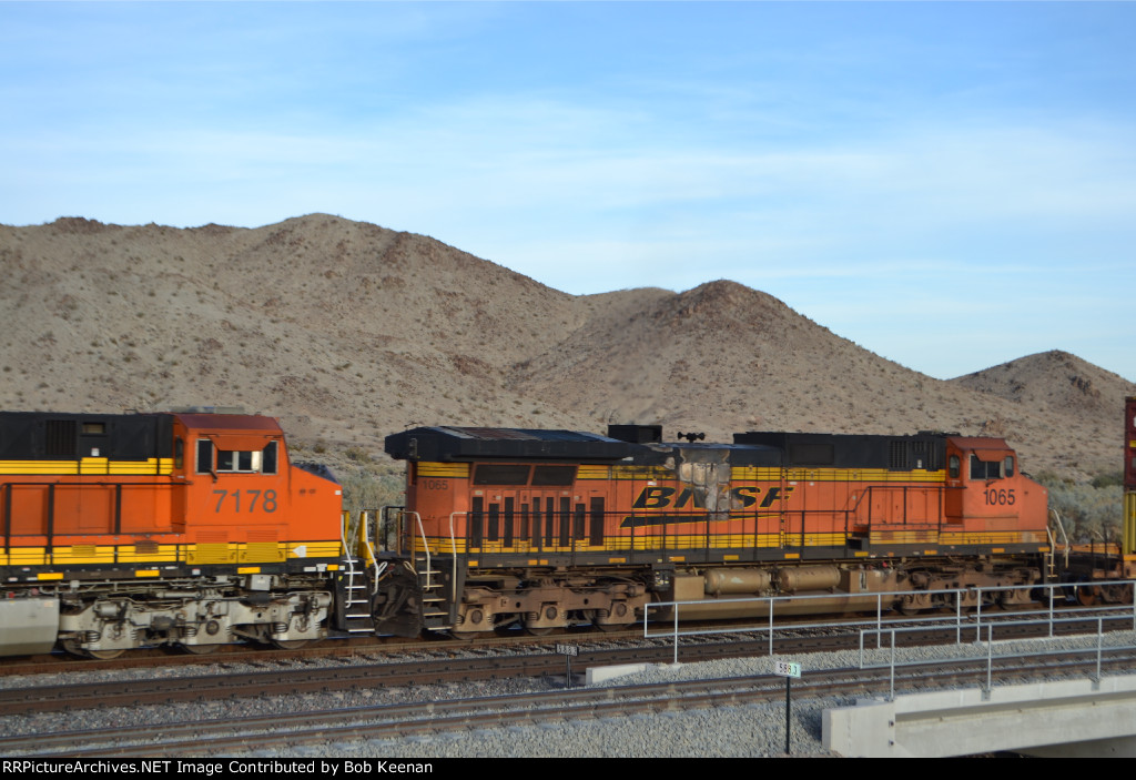 BNSF 1065